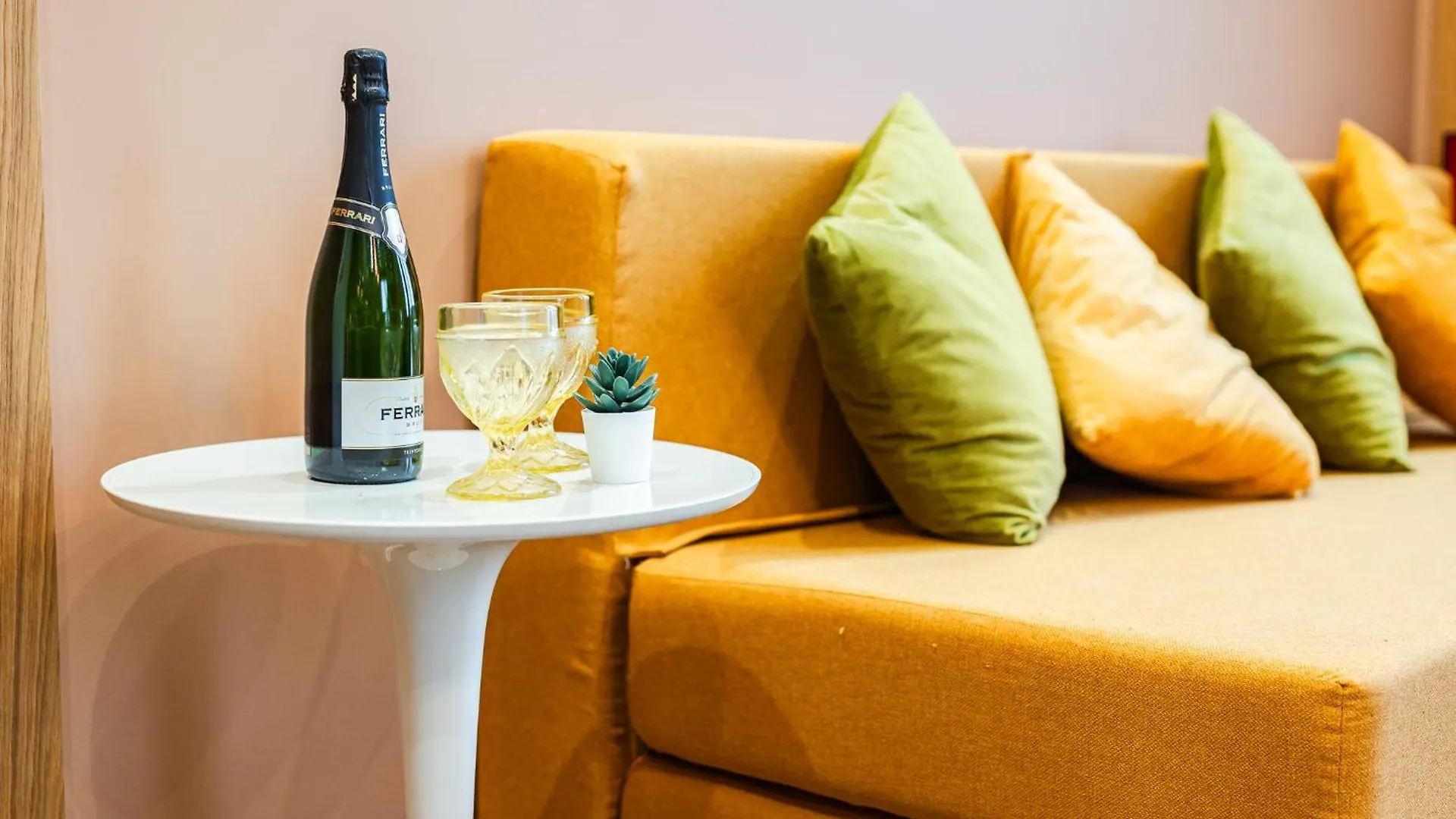 Appartement The Visionary Home - Navigli Area Milaan